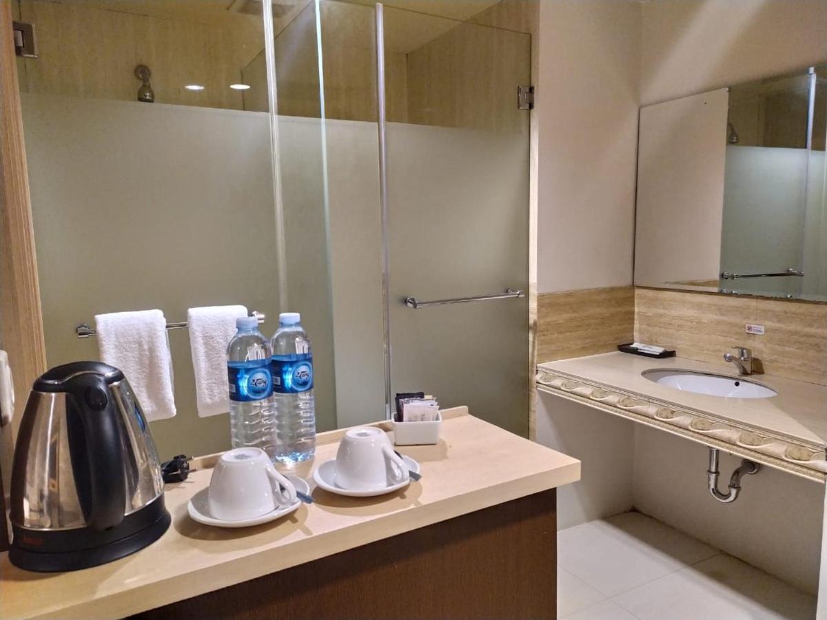 Hotel Olive Тангеранг Экстерьер фото