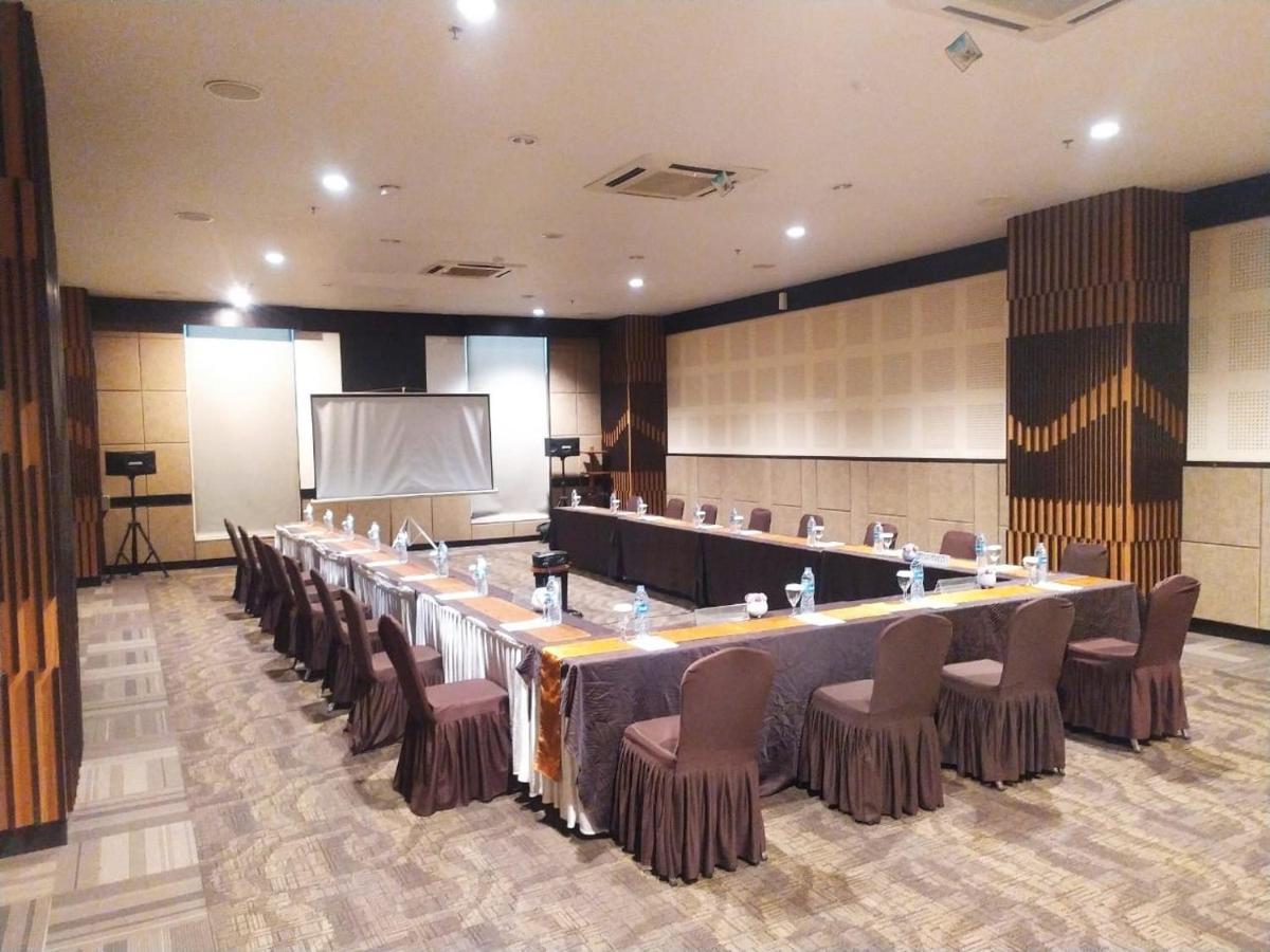 Hotel Olive Тангеранг Экстерьер фото