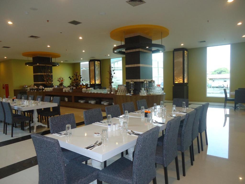 Hotel Olive Тангеранг Экстерьер фото